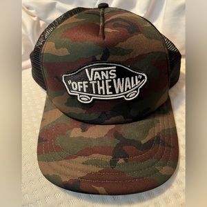 Vans Trucker SnapBack hat.